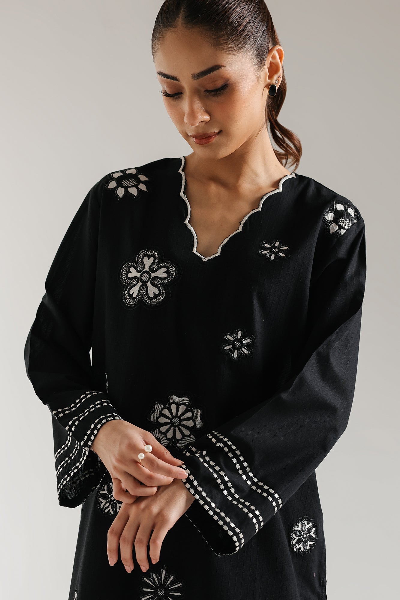 EMBROIDERED SHIRT (S4E6371/102/902)