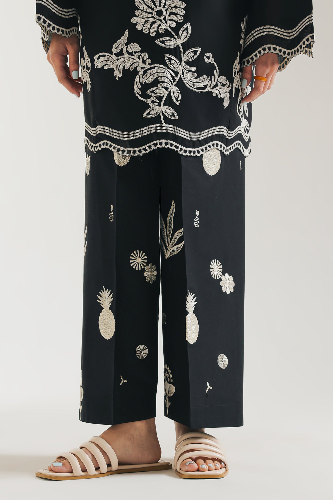 EMBROIDERED TROUSER (S4E6483/102/902)