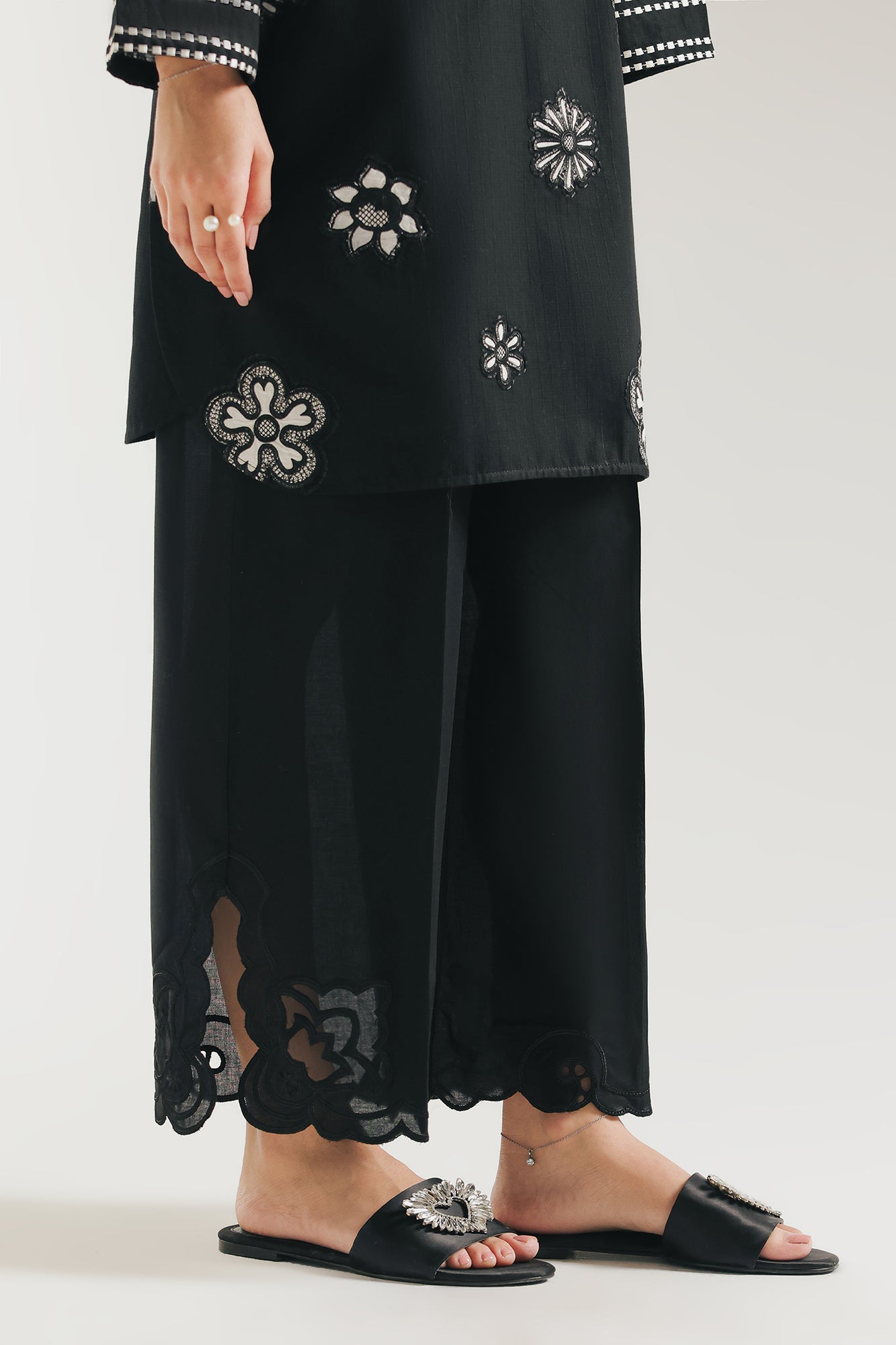 EMBROIDERED TROUSER (S6E6491/102/902)