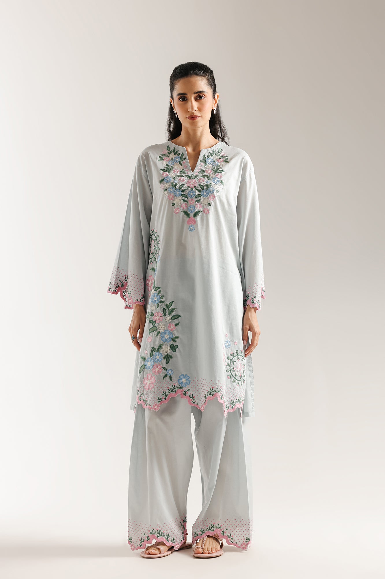 EMBROIDERED SUIT (S9E6547/102/617)