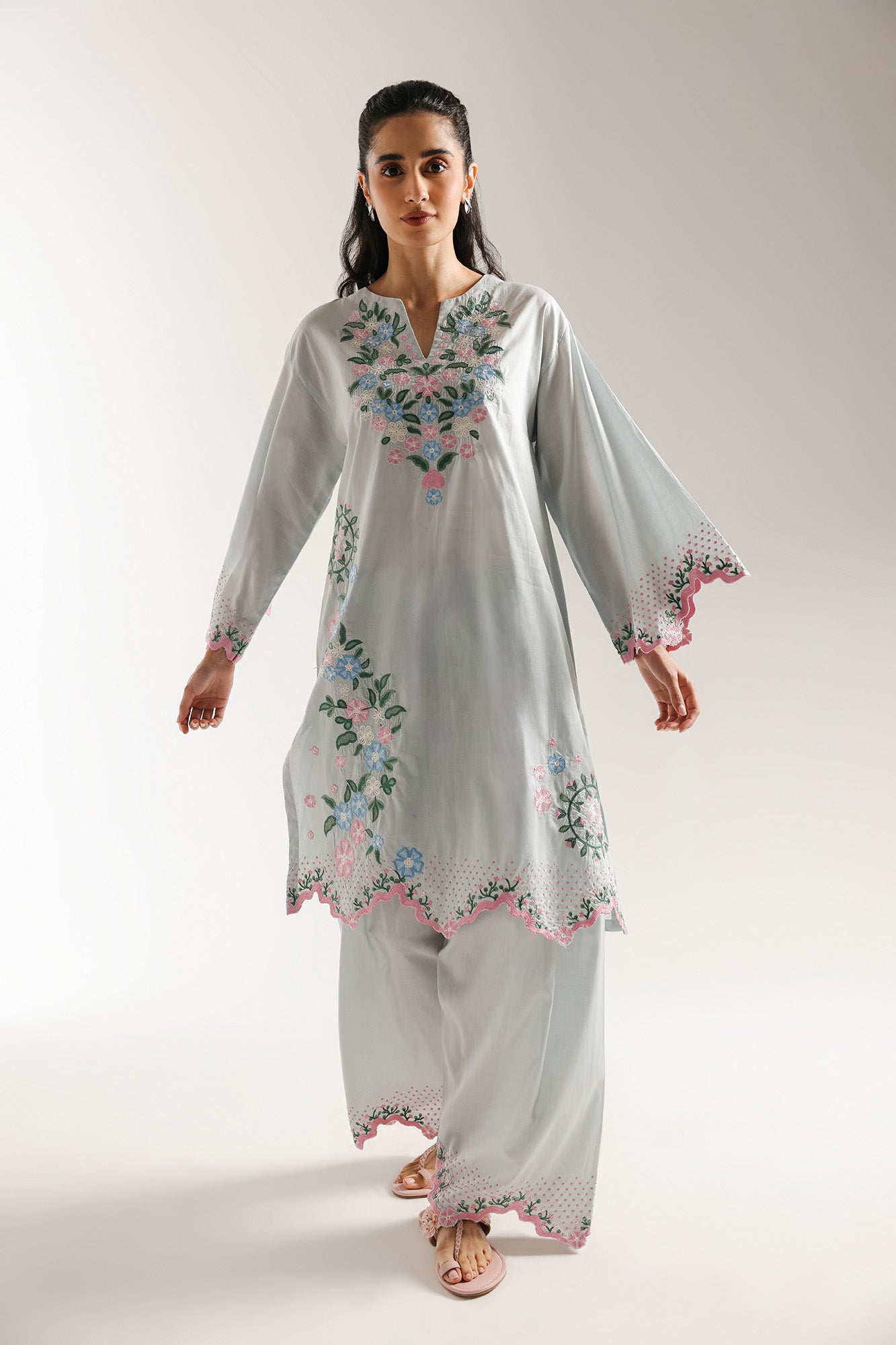 EMBROIDERED SUIT (S9E6547/102/617)