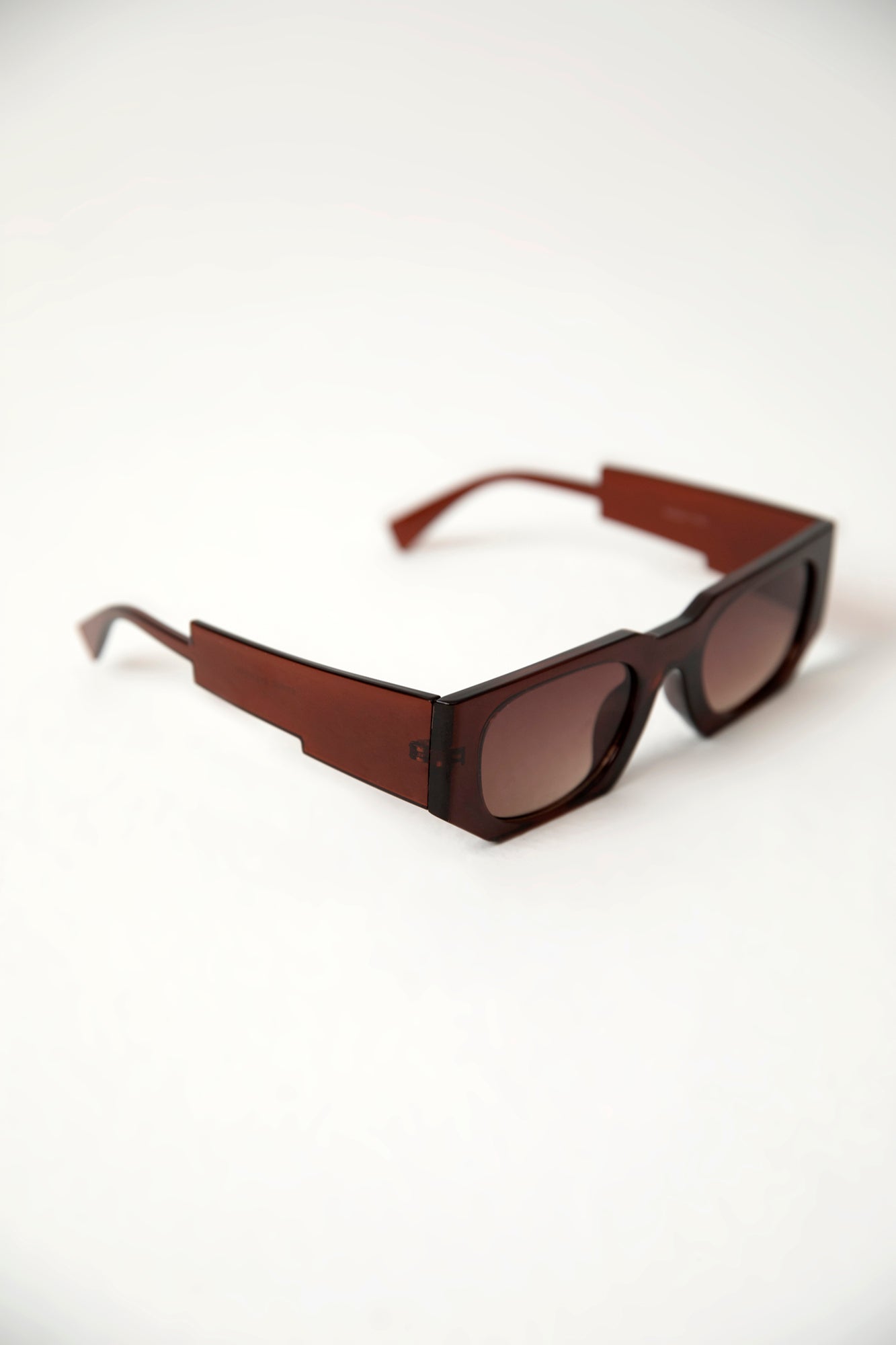 SUNGLASSES (E0028/111/801)