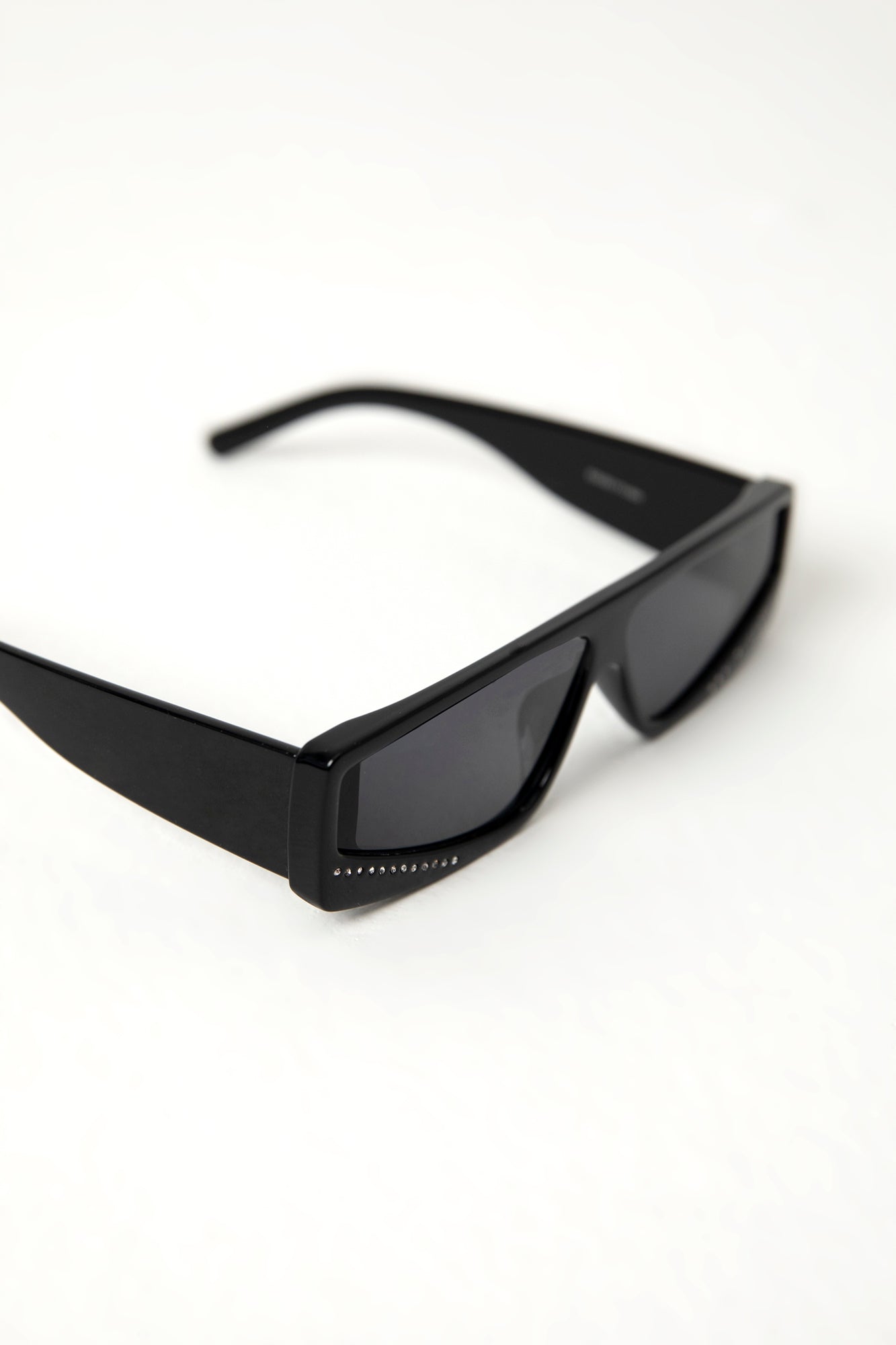 SUNGLASSES (E0030/111/901)