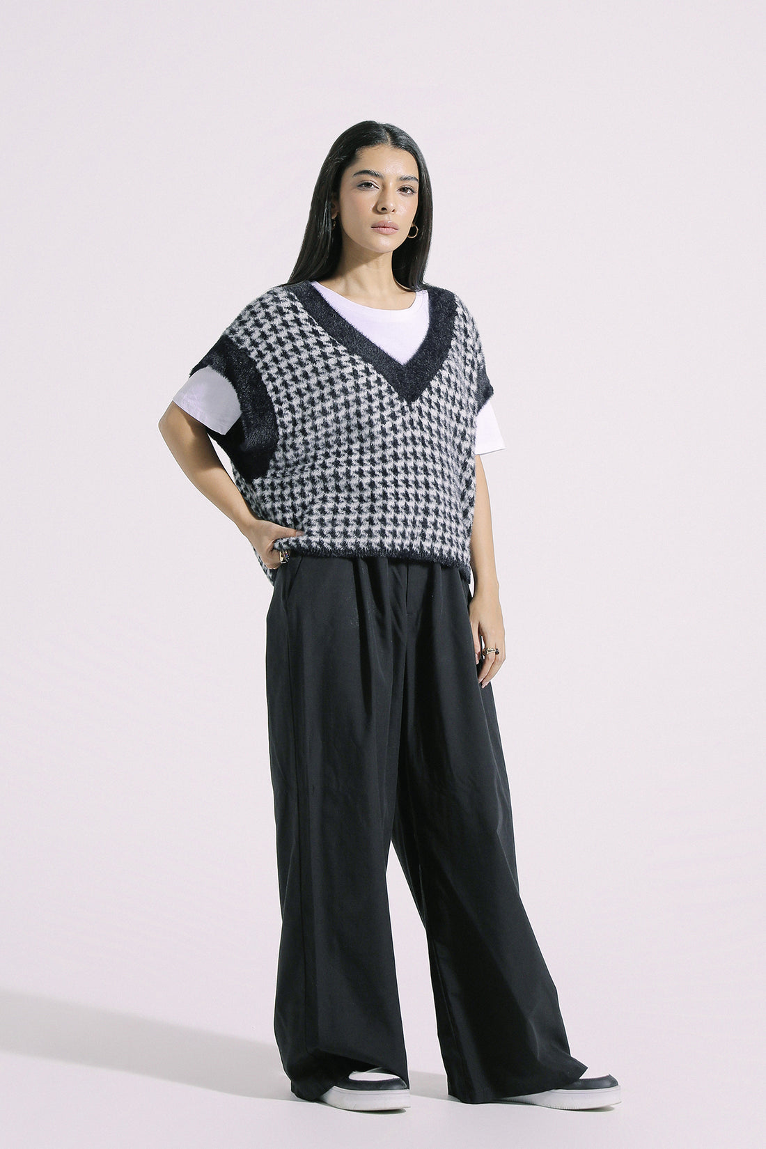 V-NECK KNIT VEST (E0524/108/902)